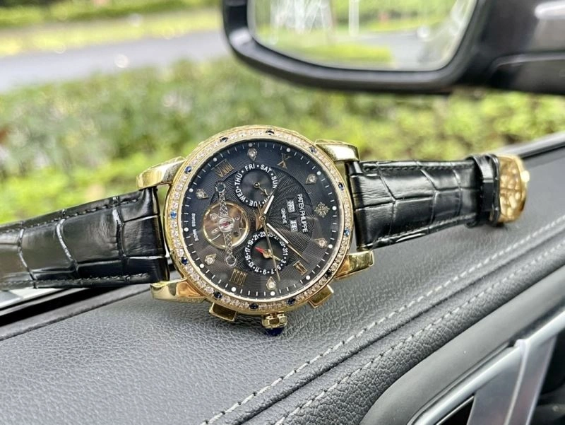 Seasonal PATEK PHILIPPE Watches 195944