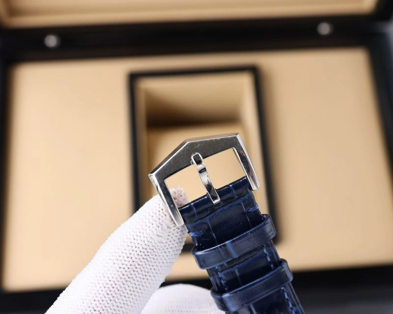 Sporty PATEK PHILIPPE Watches 195917