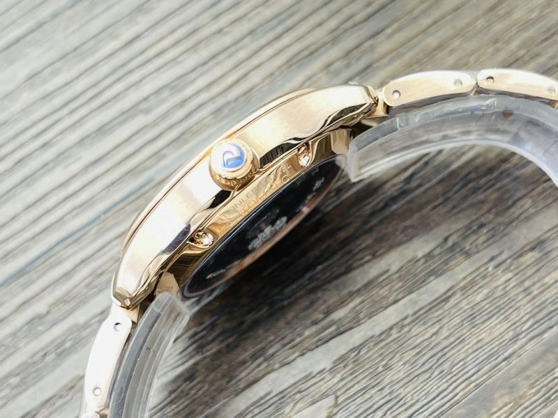 Sleek PATEK PHILIPPE Watches 195332