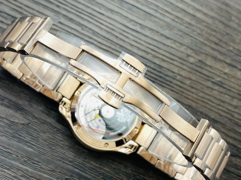 Sleek PATEK PHILIPPE Watches 195332