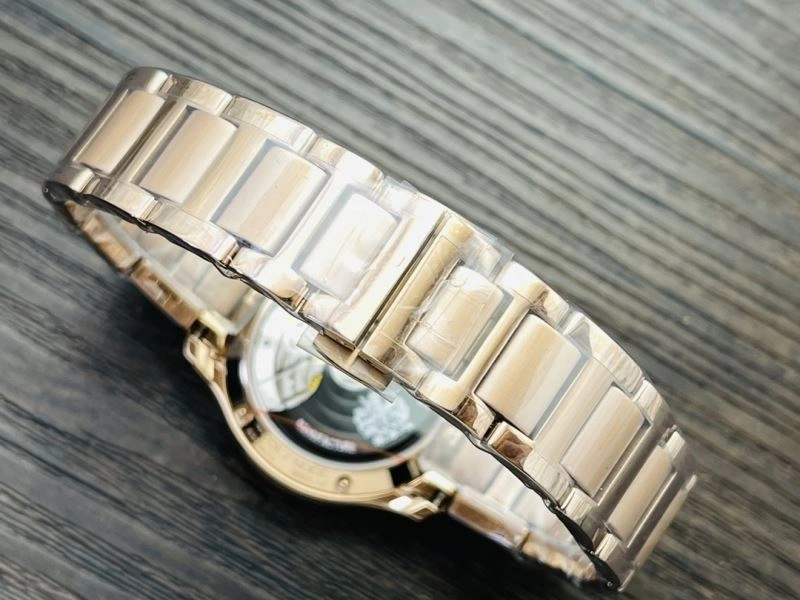 Sleek PATEK PHILIPPE Watches 195332