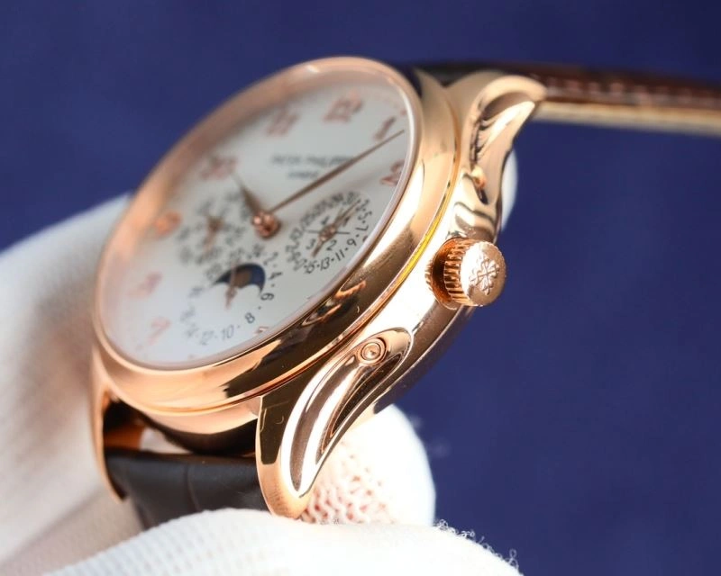 Seasonal PATEK PHILIPPE Watches 195301
