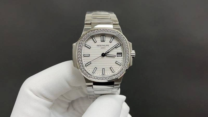 Refined PATEK PHILIPPE Watches 195208