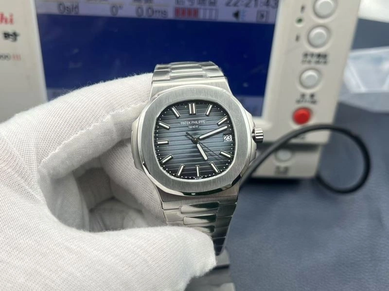 Sleek PATEK PHILIPPE Watches 194452