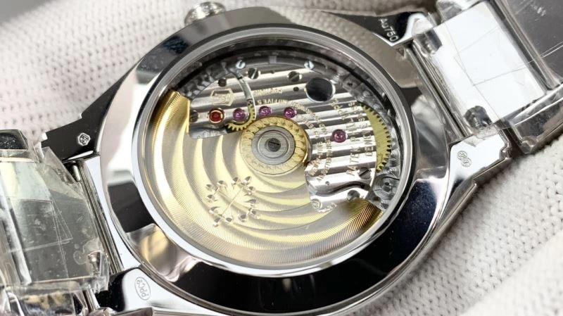 Compact PATEK PHILIPPE Watches 195570