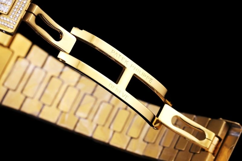 Trendsetting PATEK PHILIPPE Watches 195517