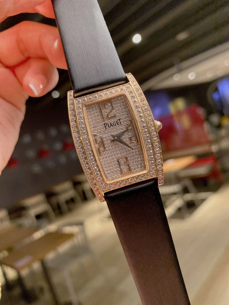 Trendsetting PIAGET Watches 198595