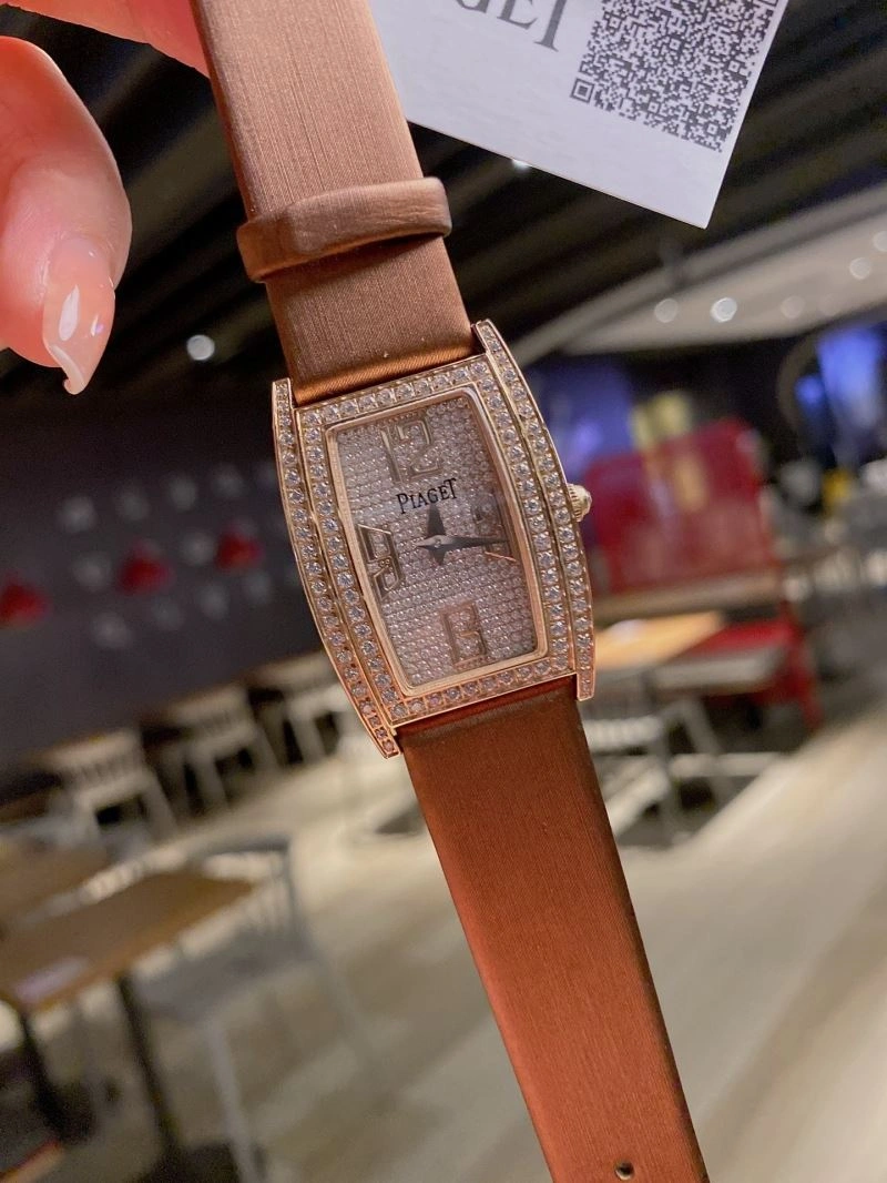 Trendsetting PIAGET Watches 198595