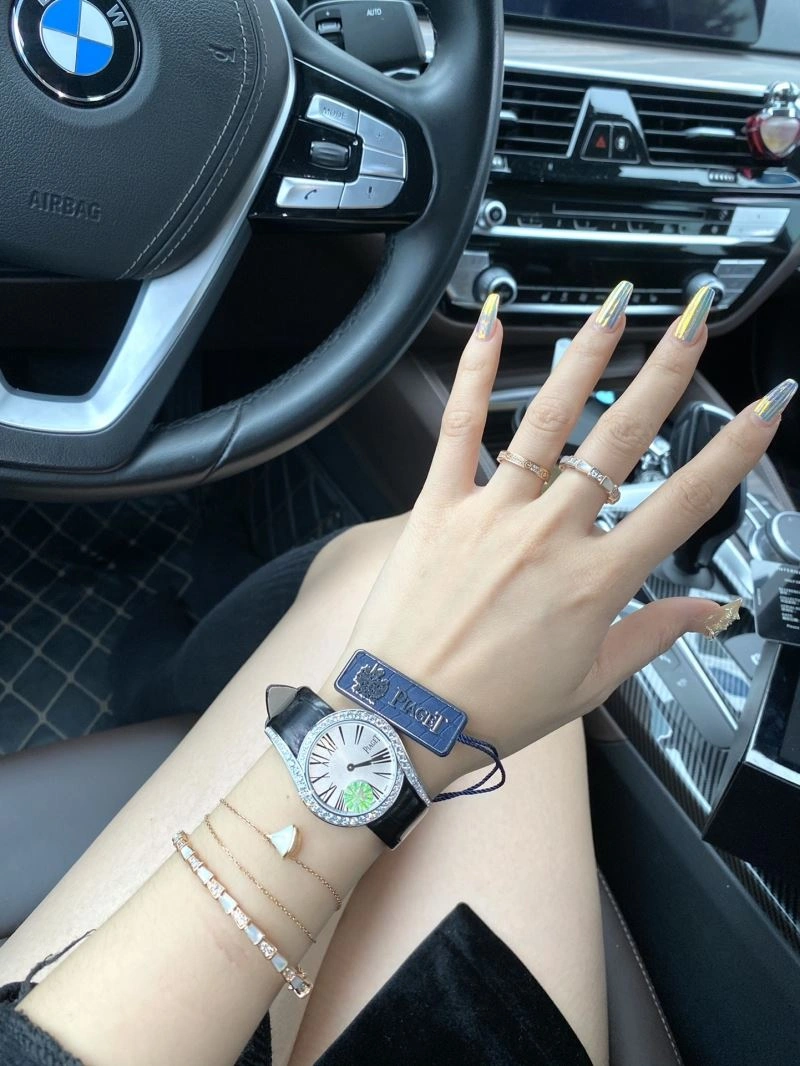 Versatile PIAGET Watches 198551