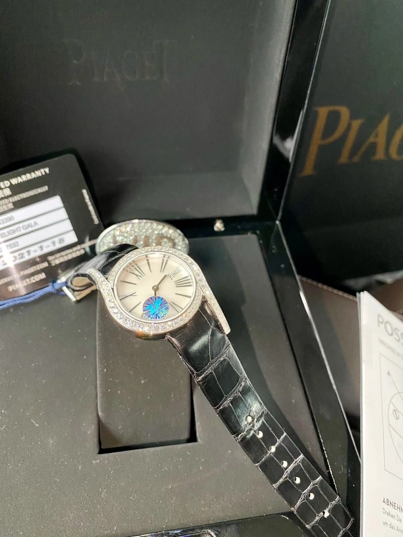 Snug PIAGET Watches 198548