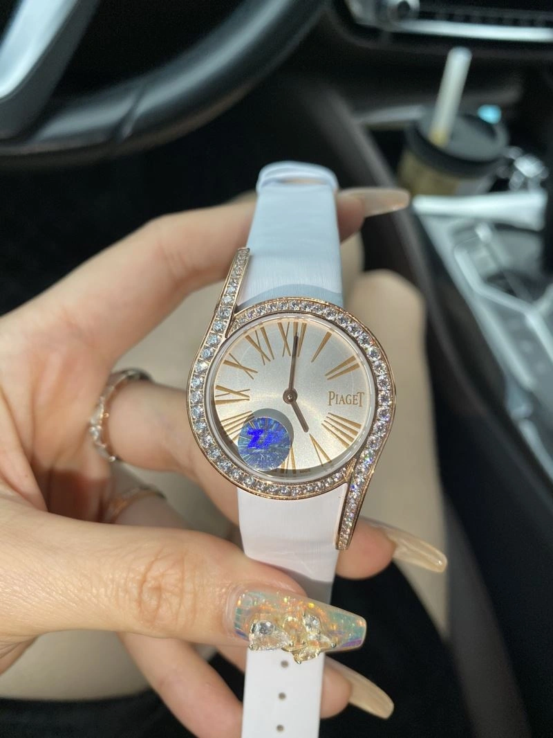 Versatile PIAGET Watches 198545