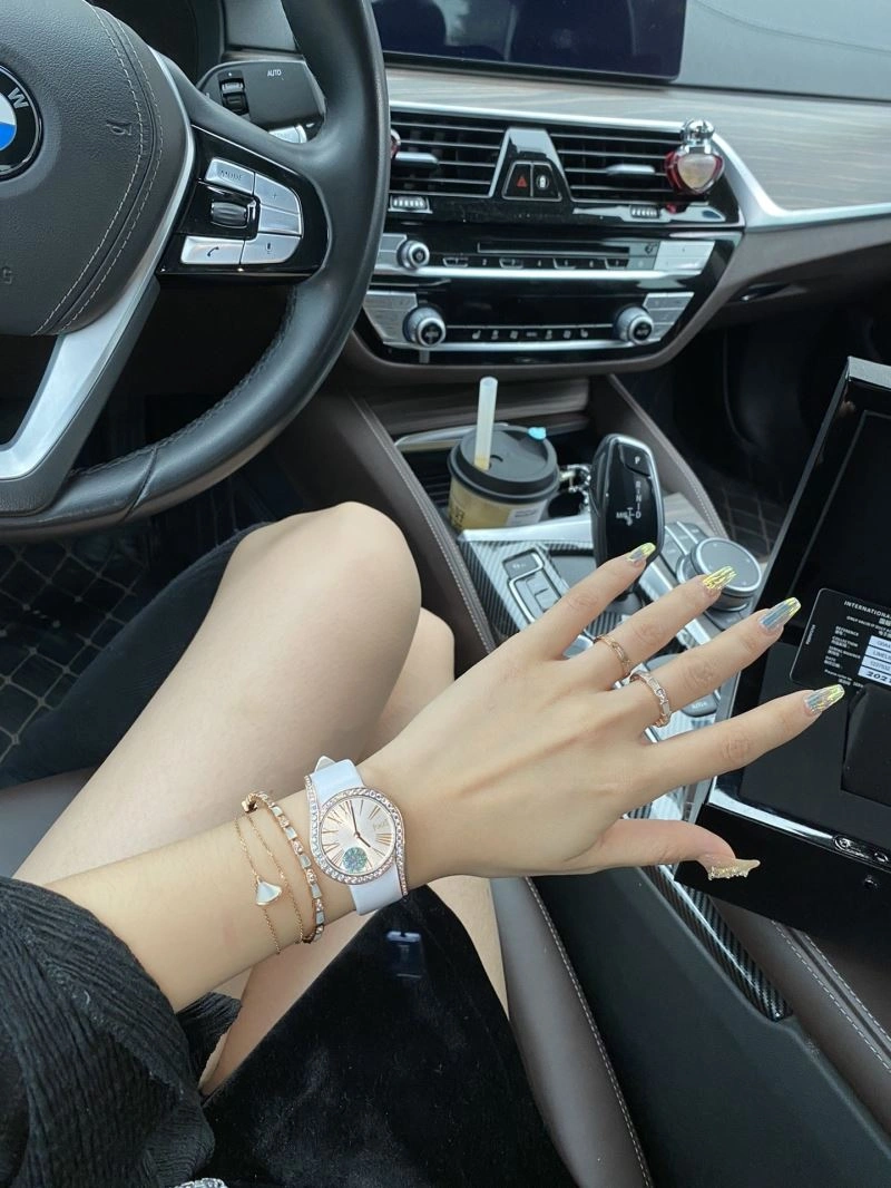 Versatile PIAGET Watches 198545