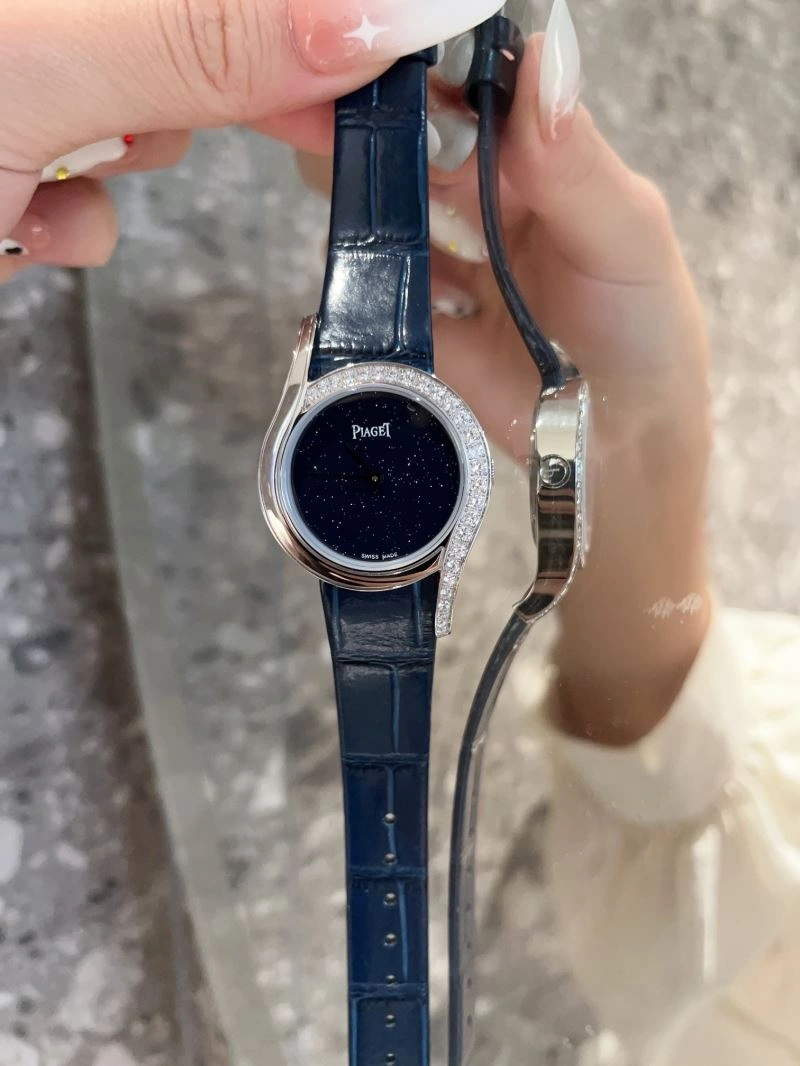 Sporty PIAGET Watches 198513