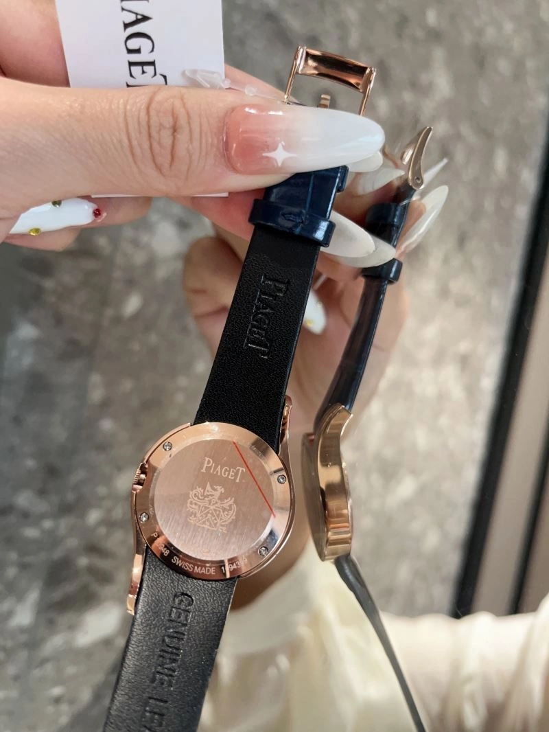 Sporty PIAGET Watches 198513
