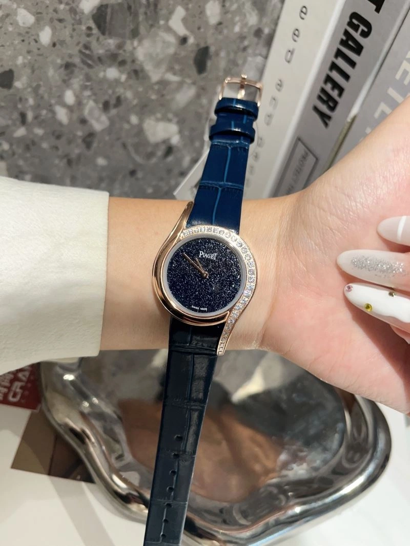 Sporty PIAGET Watches 198513