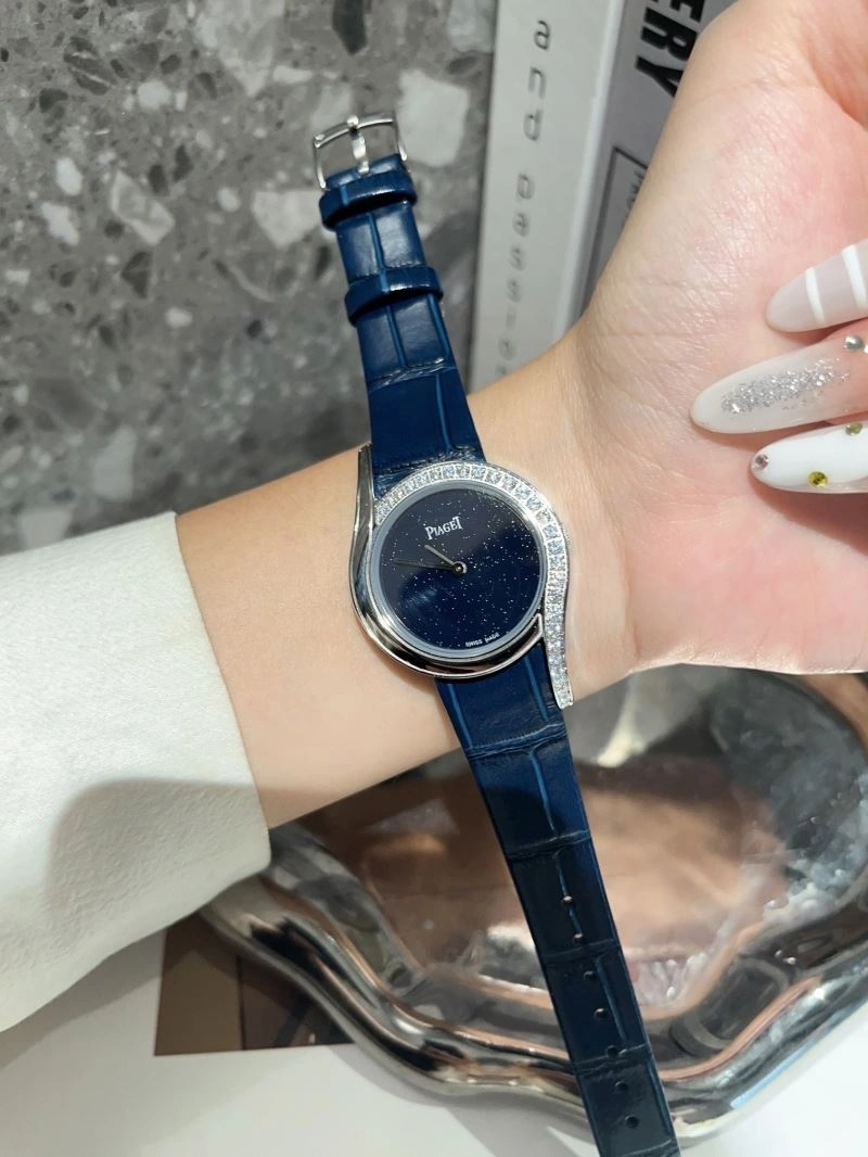 Sporty PIAGET Watches 198513