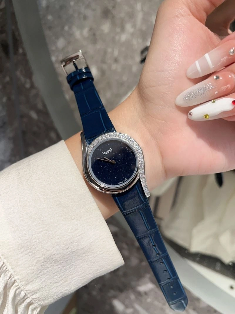 Sporty PIAGET Watches 198513