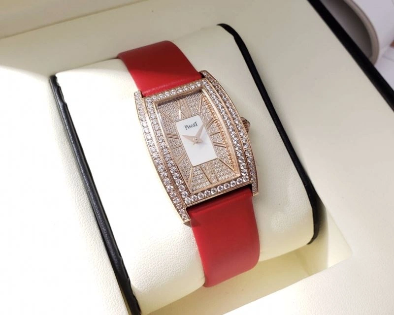 Modern PIAGET Watches 198411