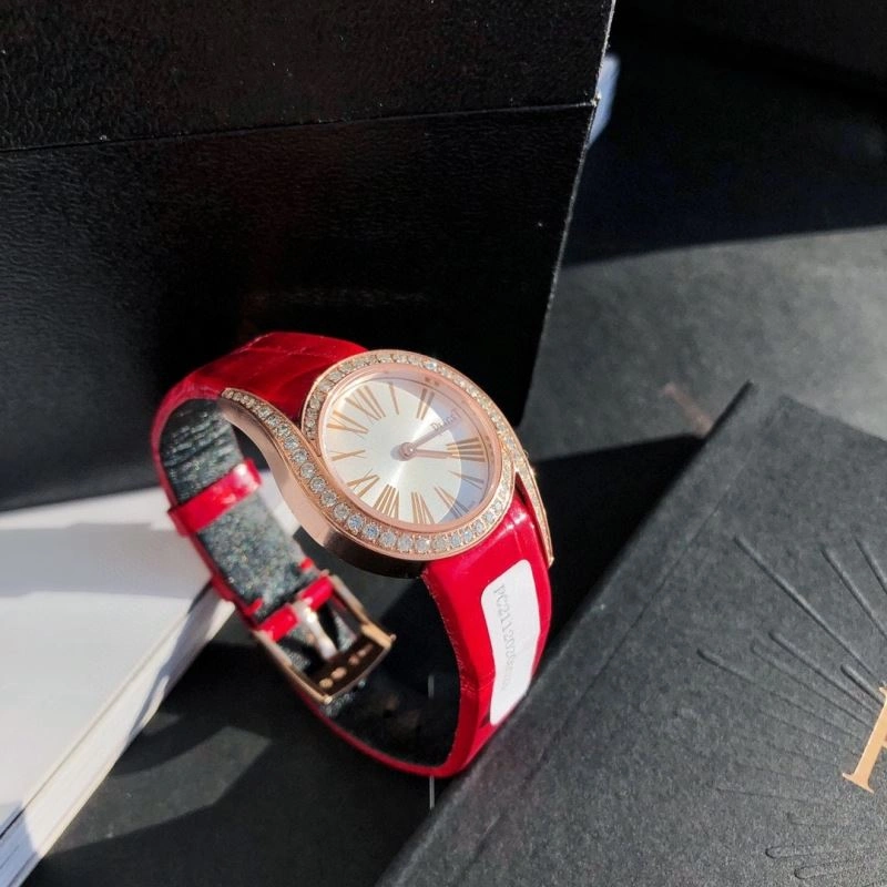 Sleek PIAGET Watches 198397