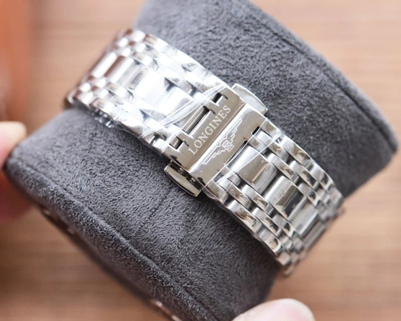 Sleek PIAGET Watches 198452