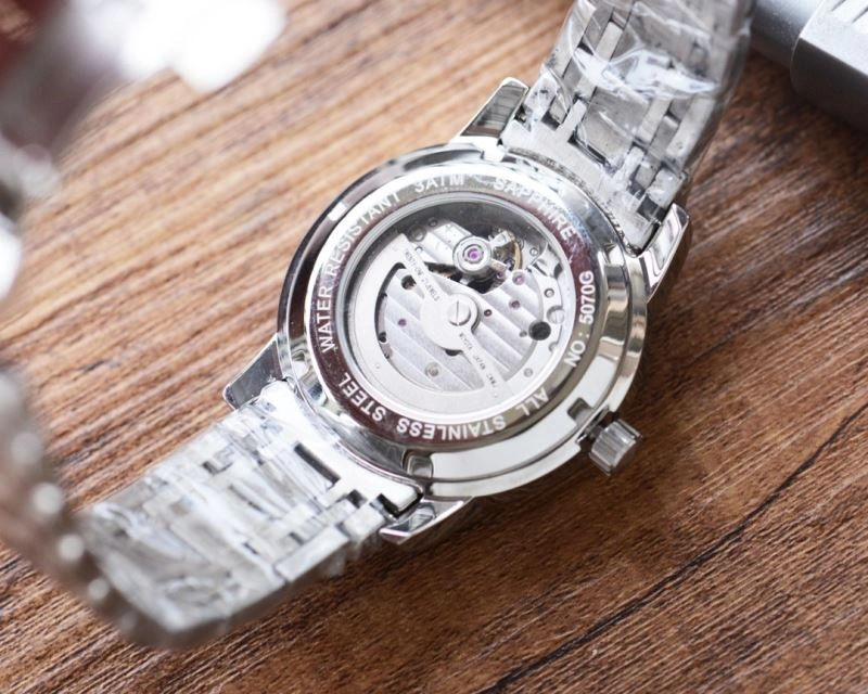 Sleek PIAGET Watches 198452