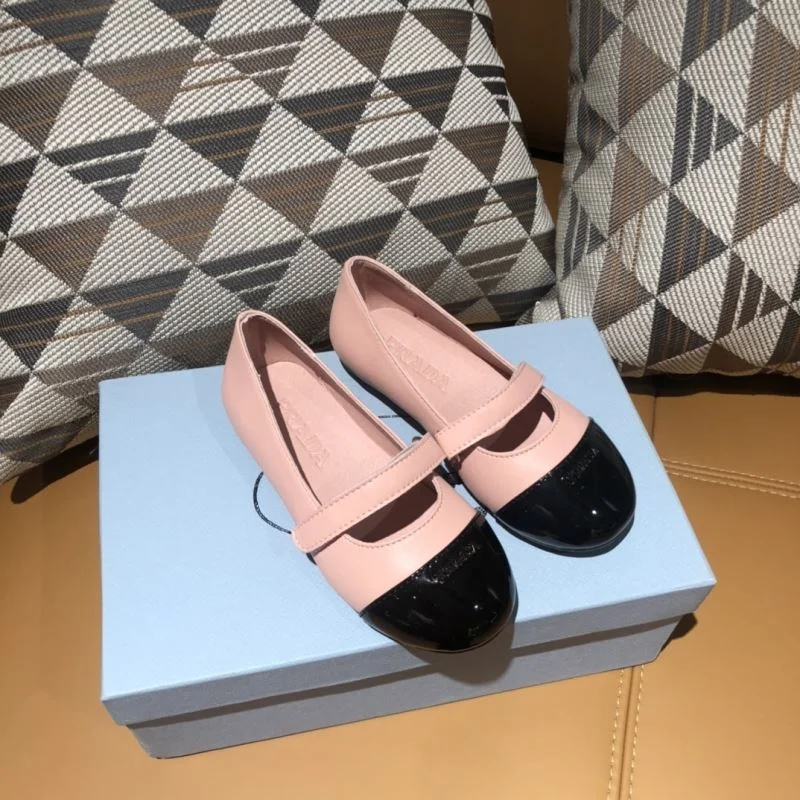 Vibrant PRADA SHOES 30144