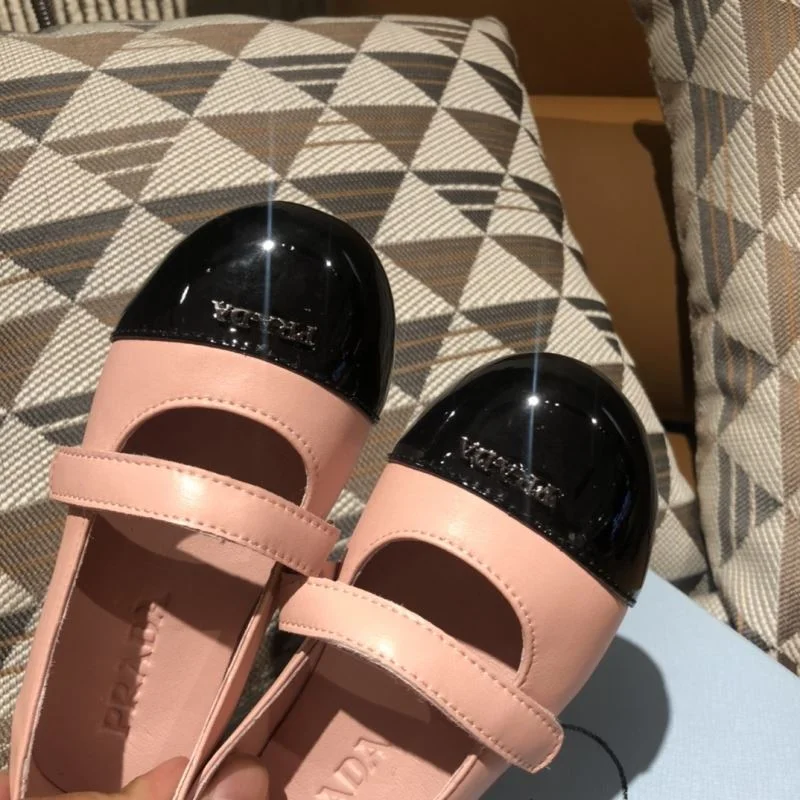 Vibrant PRADA SHOES 30144