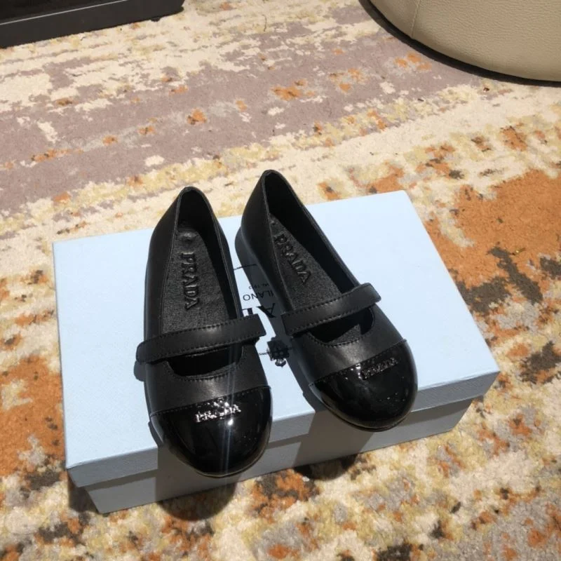 Effortless PRADA SHOES 30143