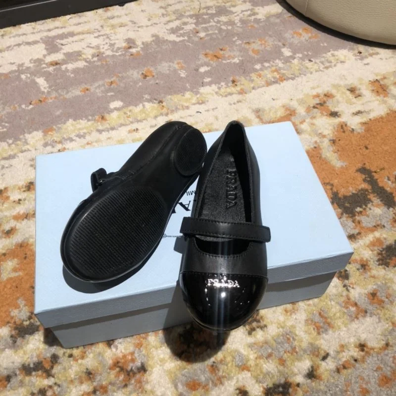 Effortless PRADA SHOES 30143