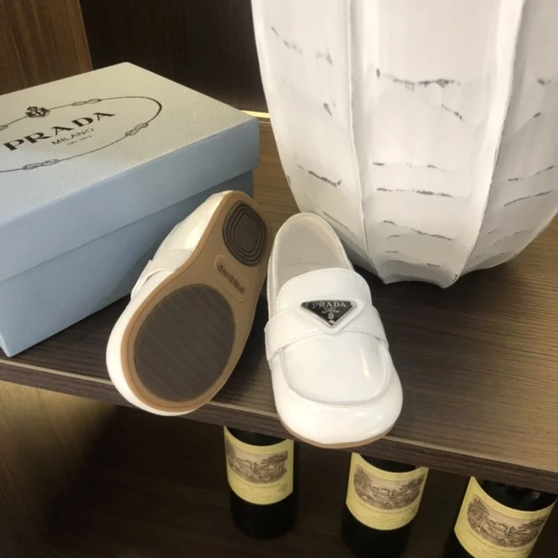 PRADA SHOES Sleek 30003