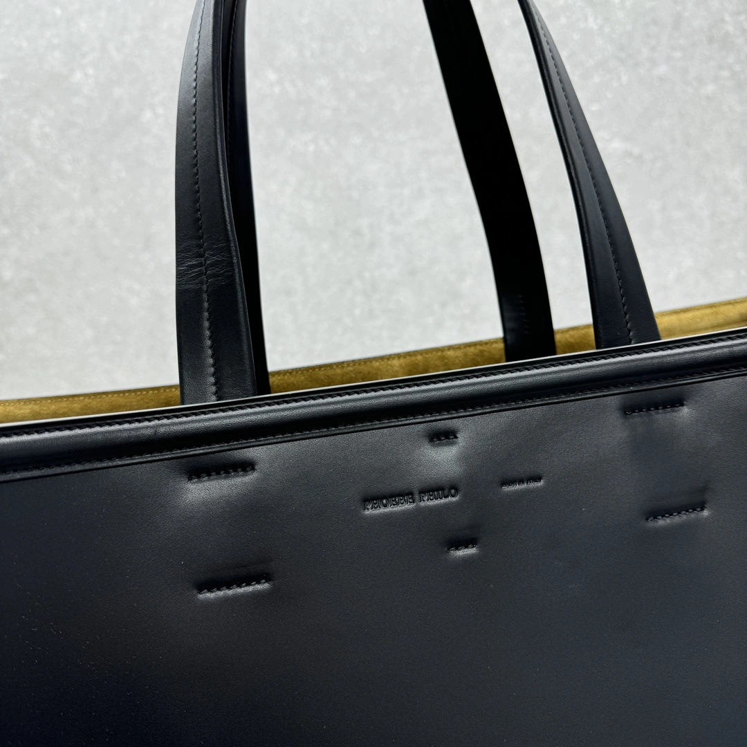 Flexible Phoebe Philo Shopping Bags 69480