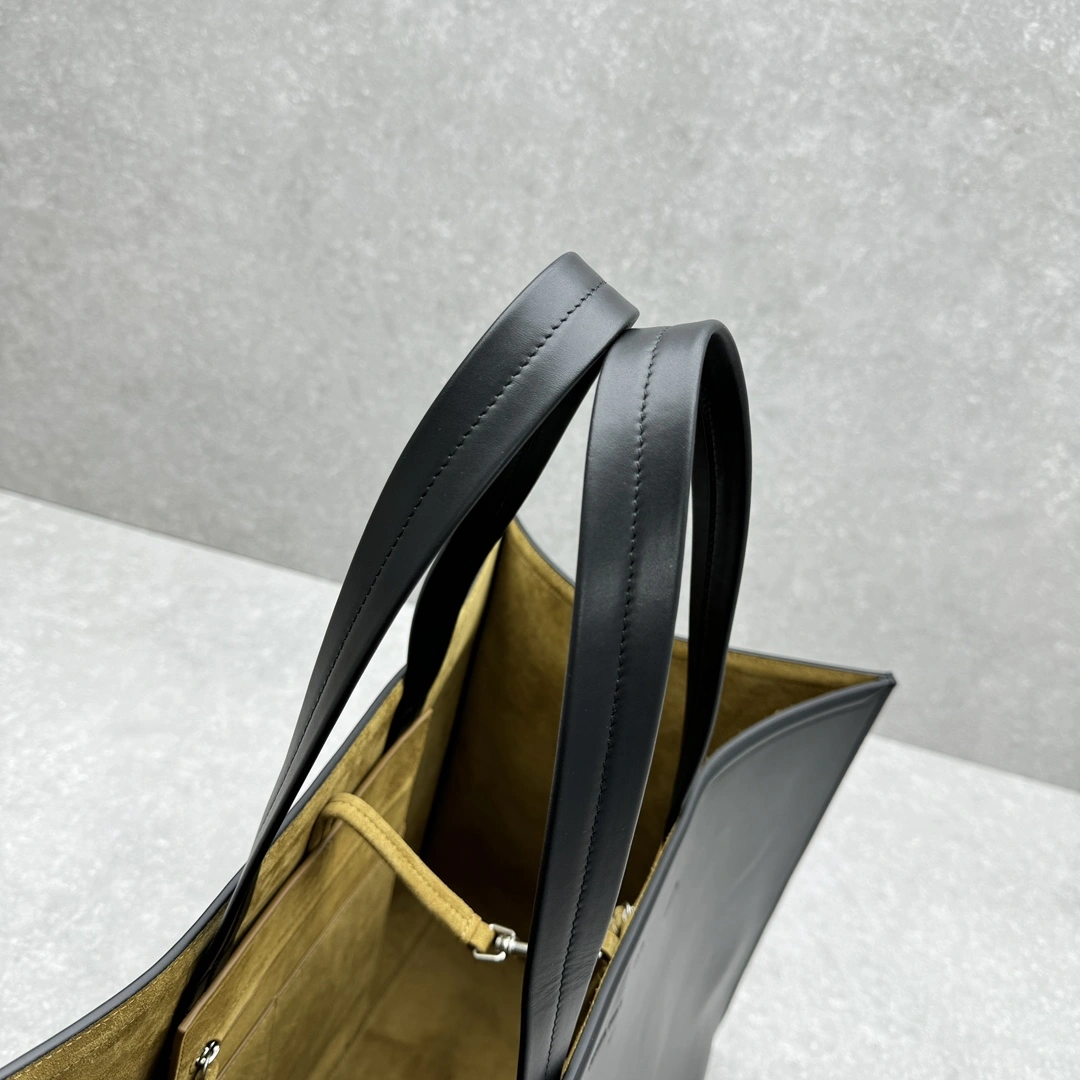 Flexible Phoebe Philo Shopping Bags 69480