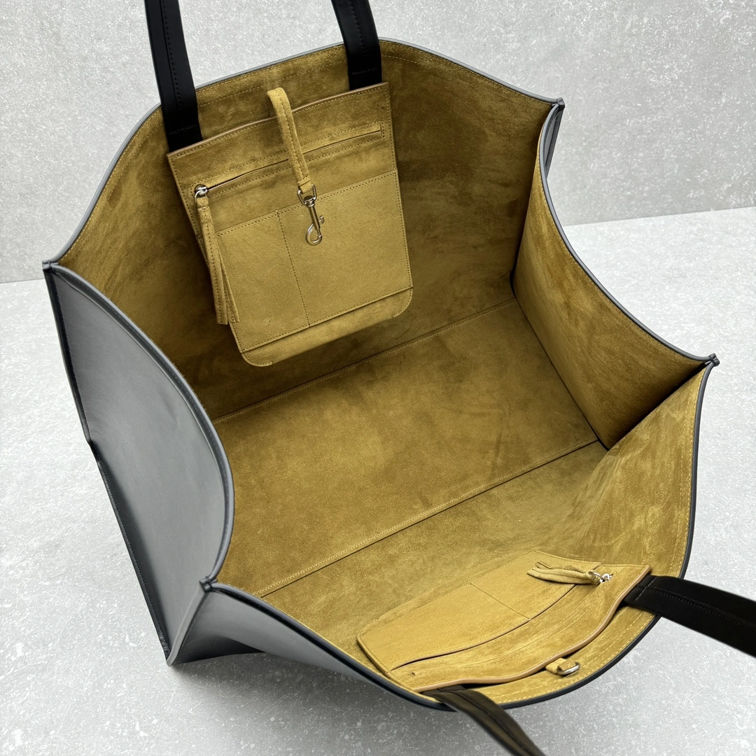 Flexible Phoebe Philo Shopping Bags 69480