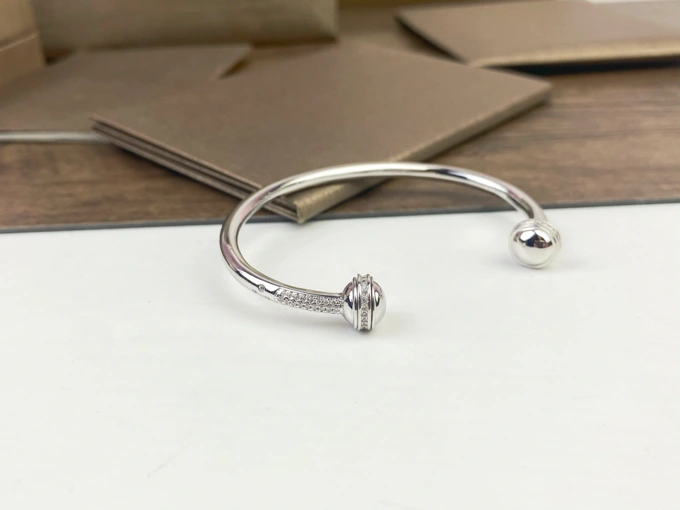 Versatile Piaget Bracelets 211119