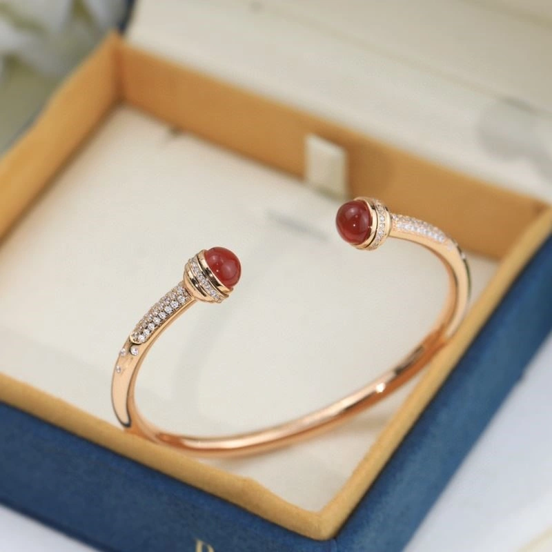 Comfortable Piaget Bracelets 210487