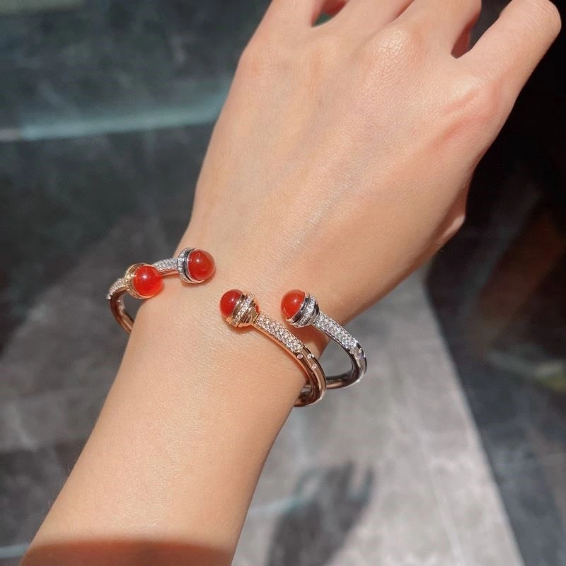 Comfortable Piaget Bracelets 210487