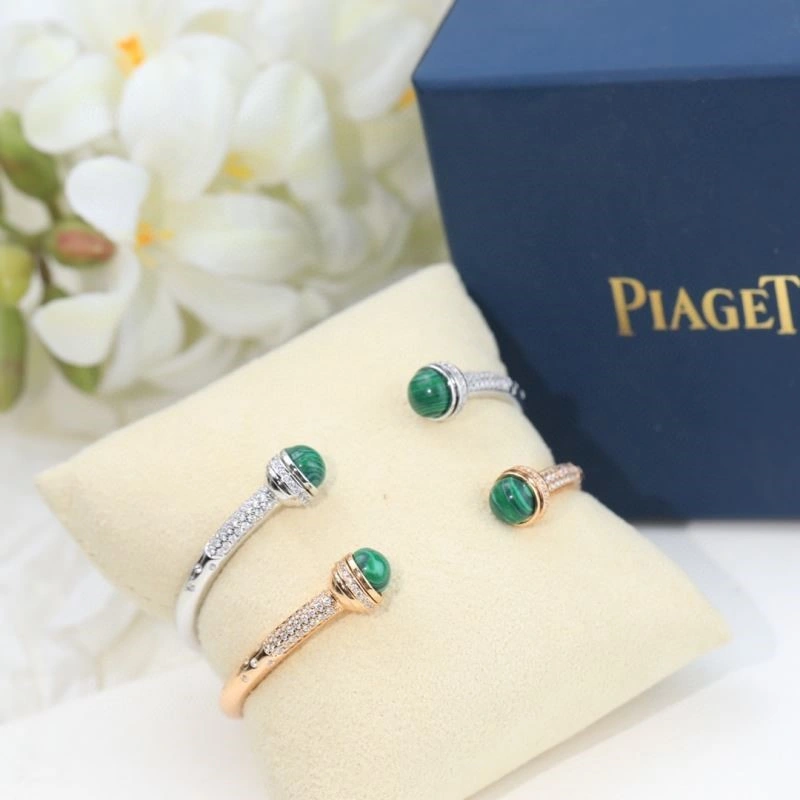 Piaget Bracelets Snug 210482