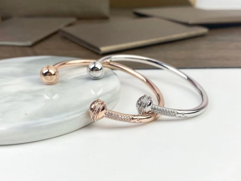 Efficient Piaget Bracelets 209691