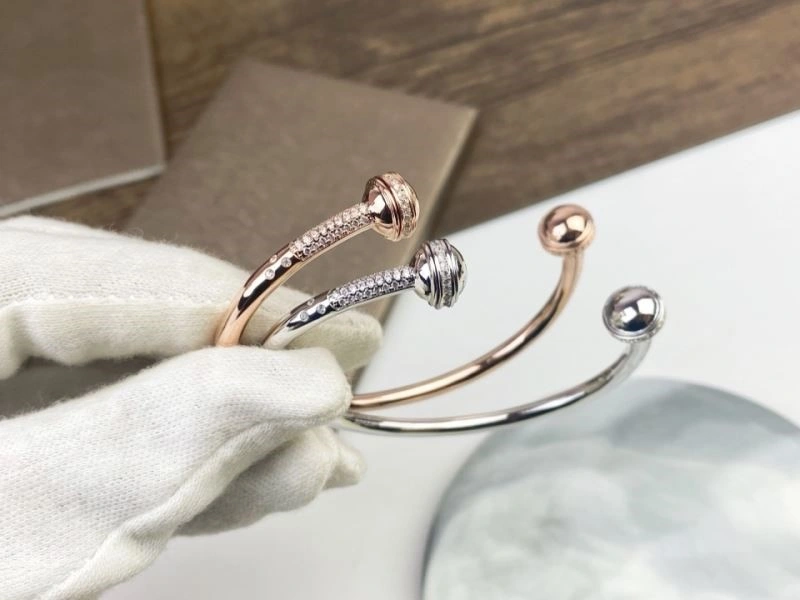Efficient Piaget Bracelets 209691