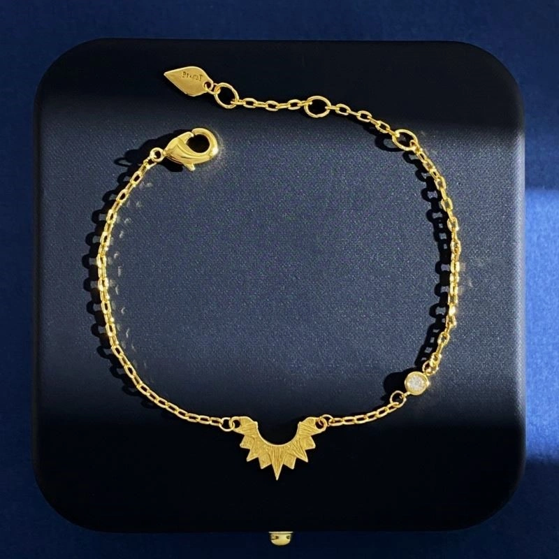 Stylish Piaget Bracelets 208515