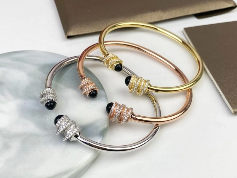 Versatile Piaget Bracelets 208514