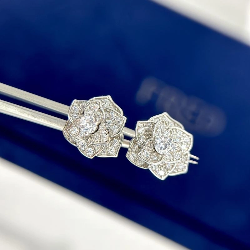 Piaget Earrings DailyWear 213842