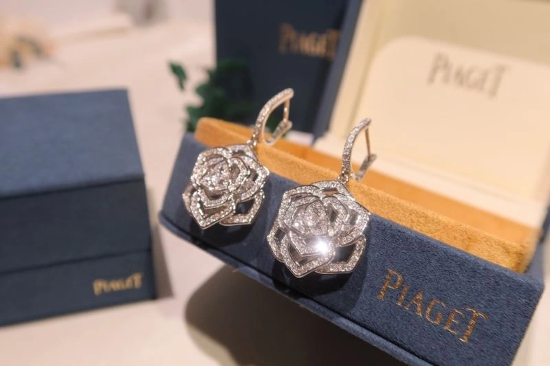 Sophisticated Piaget Earrings 213840
