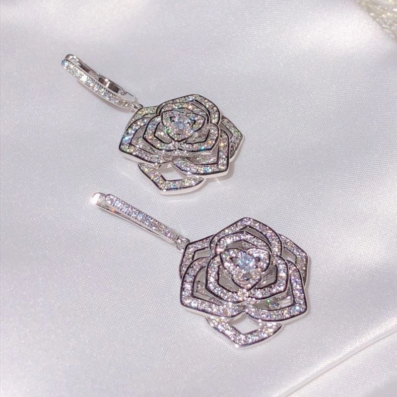 Sophisticated Piaget Earrings 213840