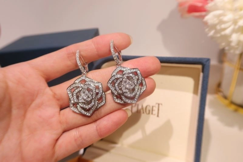 Sophisticated Piaget Earrings 213840