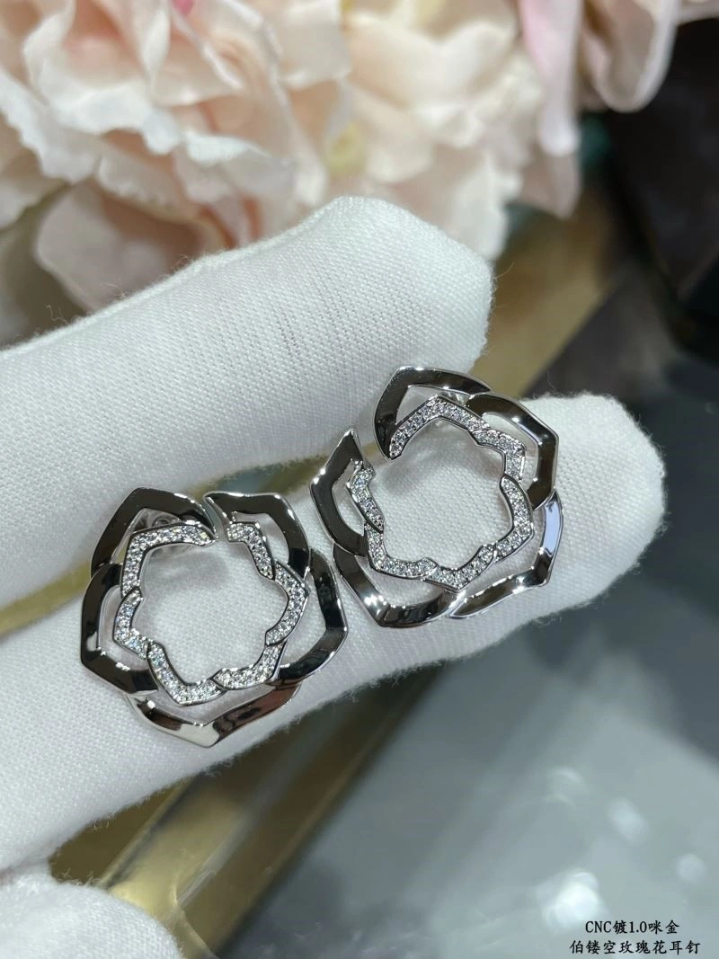 Piaget Earrings Chic 210489