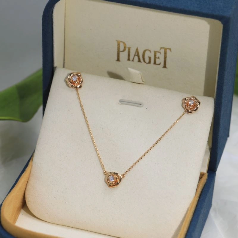 Thermal Piaget Necklaces 213838