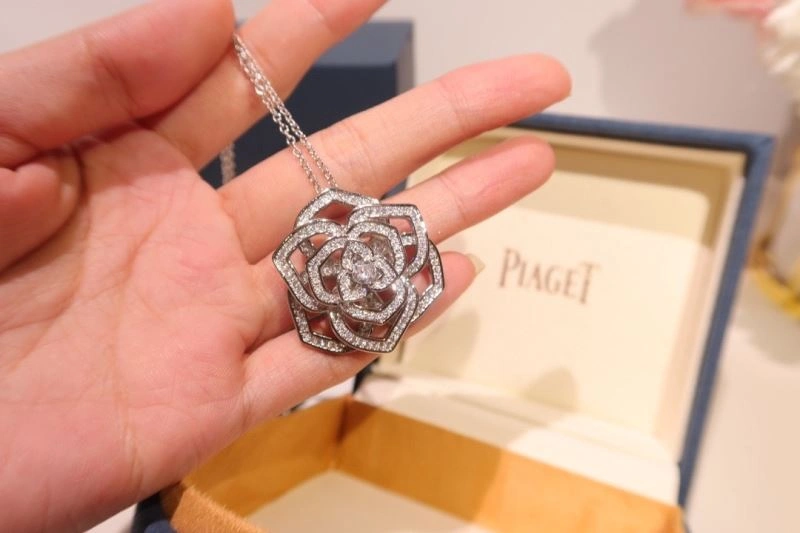 Piaget Necklaces Upgraded 213839