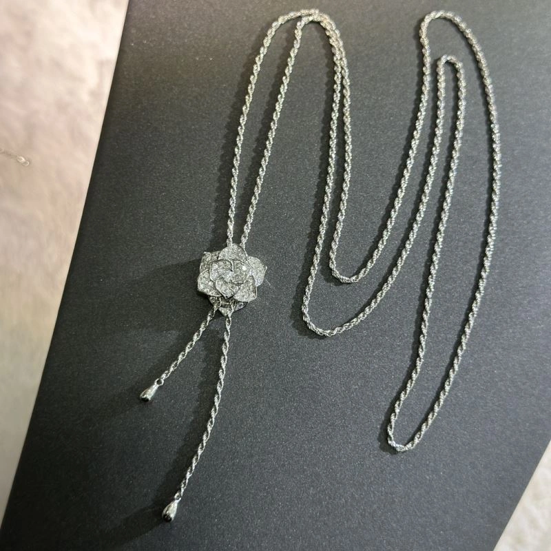 Piaget Necklaces Stylish 213407
