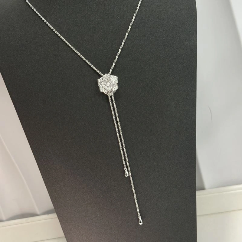 Piaget Necklaces Stylish 213407